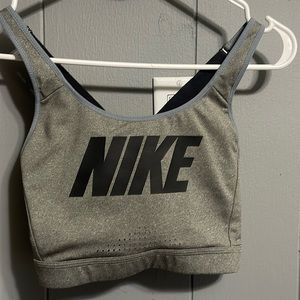Nike sports bra : size medium